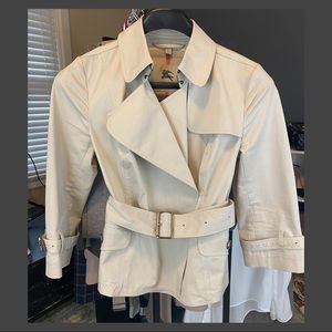 NWT Burberry Short Pale Trench sz 4